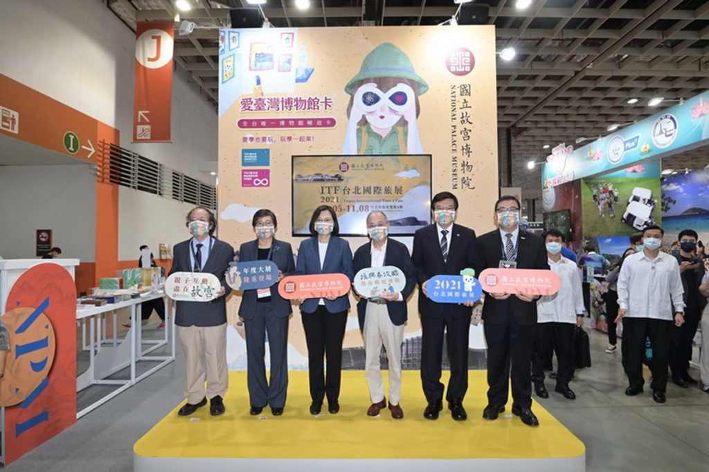國立故宮博物院今年再度參展，配合當期展覽與五倍券推出許多優惠活動，邀請民眾一起來發現故宮新玩法！