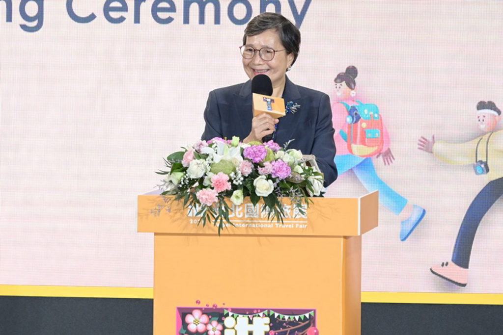 主辦單位台灣觀光協會會長葉菊蘭表示期盼在兼顧健康安全與振興產業的前提下，國境能夠早日開放，迎向春暖花開的那一天。