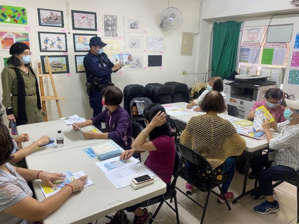 內湖警行人安全宣導情形