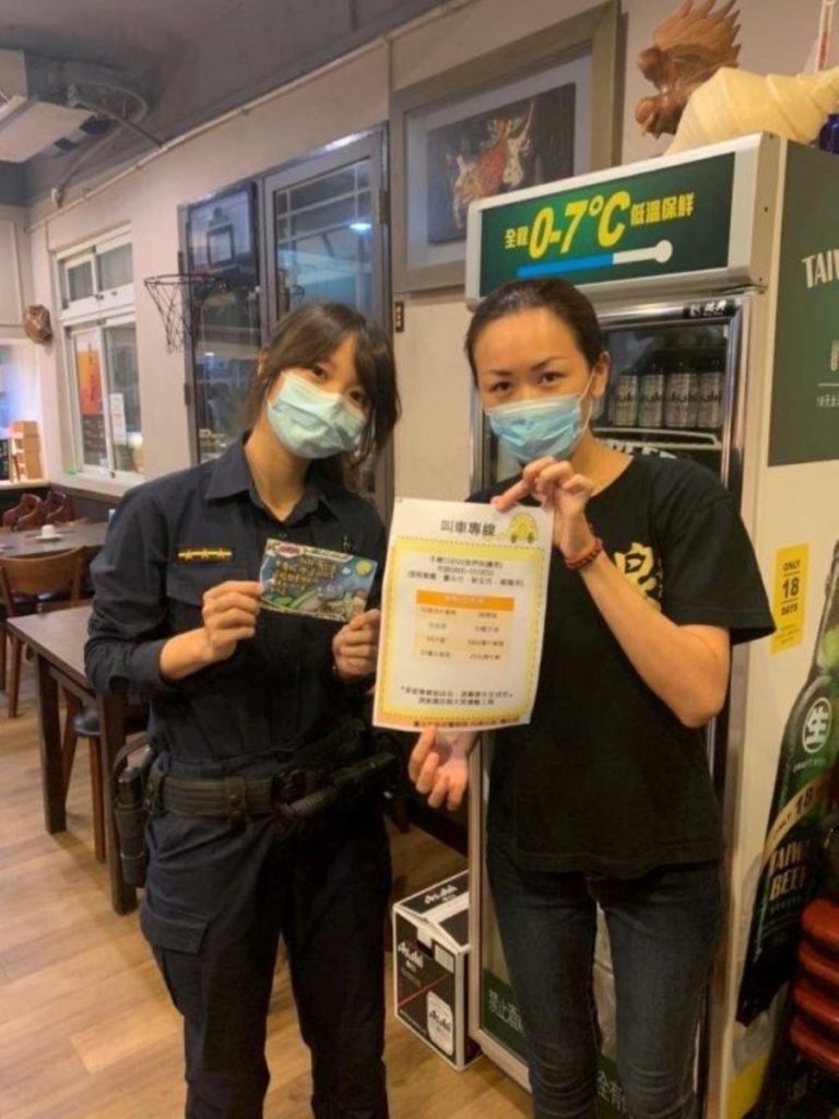 內湖分局員警於轄內易飲酒處所宣導酒後不開車觀念