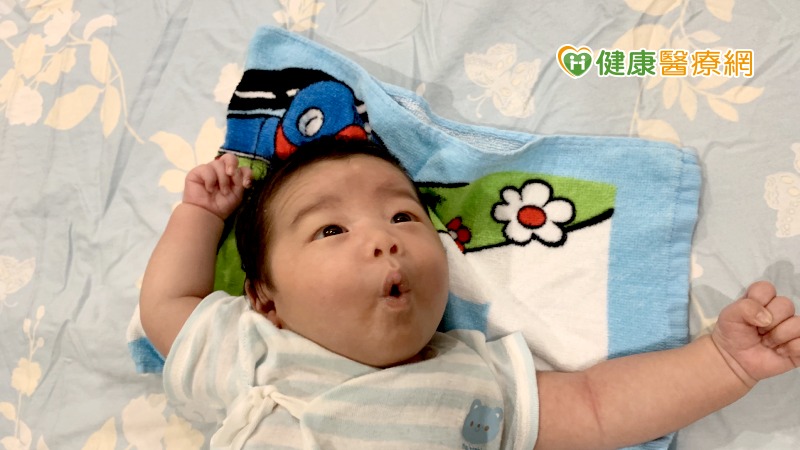 寶寶的頭怎麼總是歪一邊？　小心「兒童先天肌肉性斜頸」