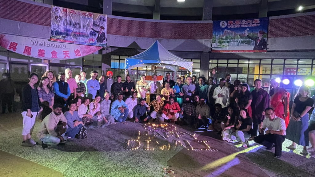 吳鳳科大師生與印度畢業校友共同慶祝排燈節