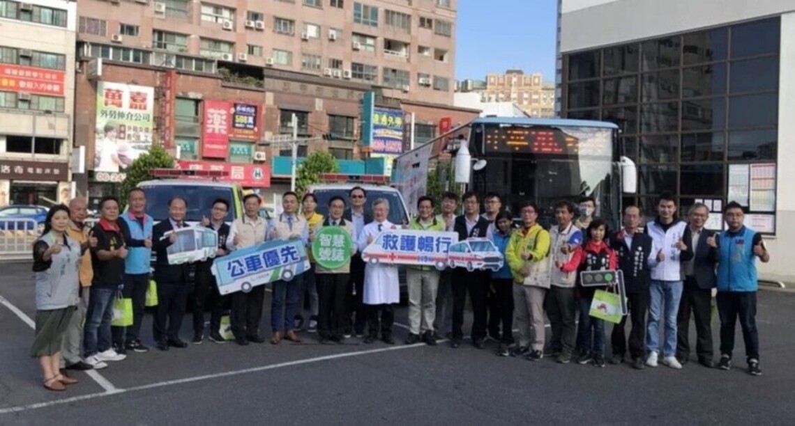 台南開發救護車優先號誌系統