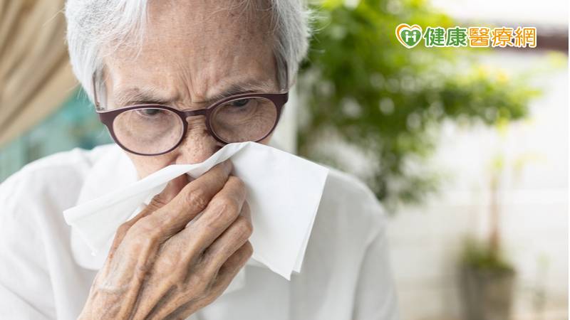鼻塞、口臭、頭痛超過3個月 當心慢性鼻竇炎惹禍