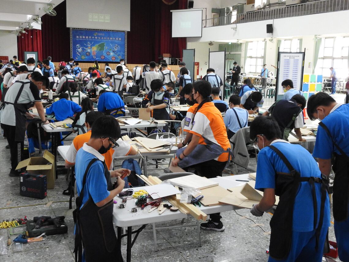 國中生活科技創作競賽 31隊選手動手動腦同場競技/波新聞