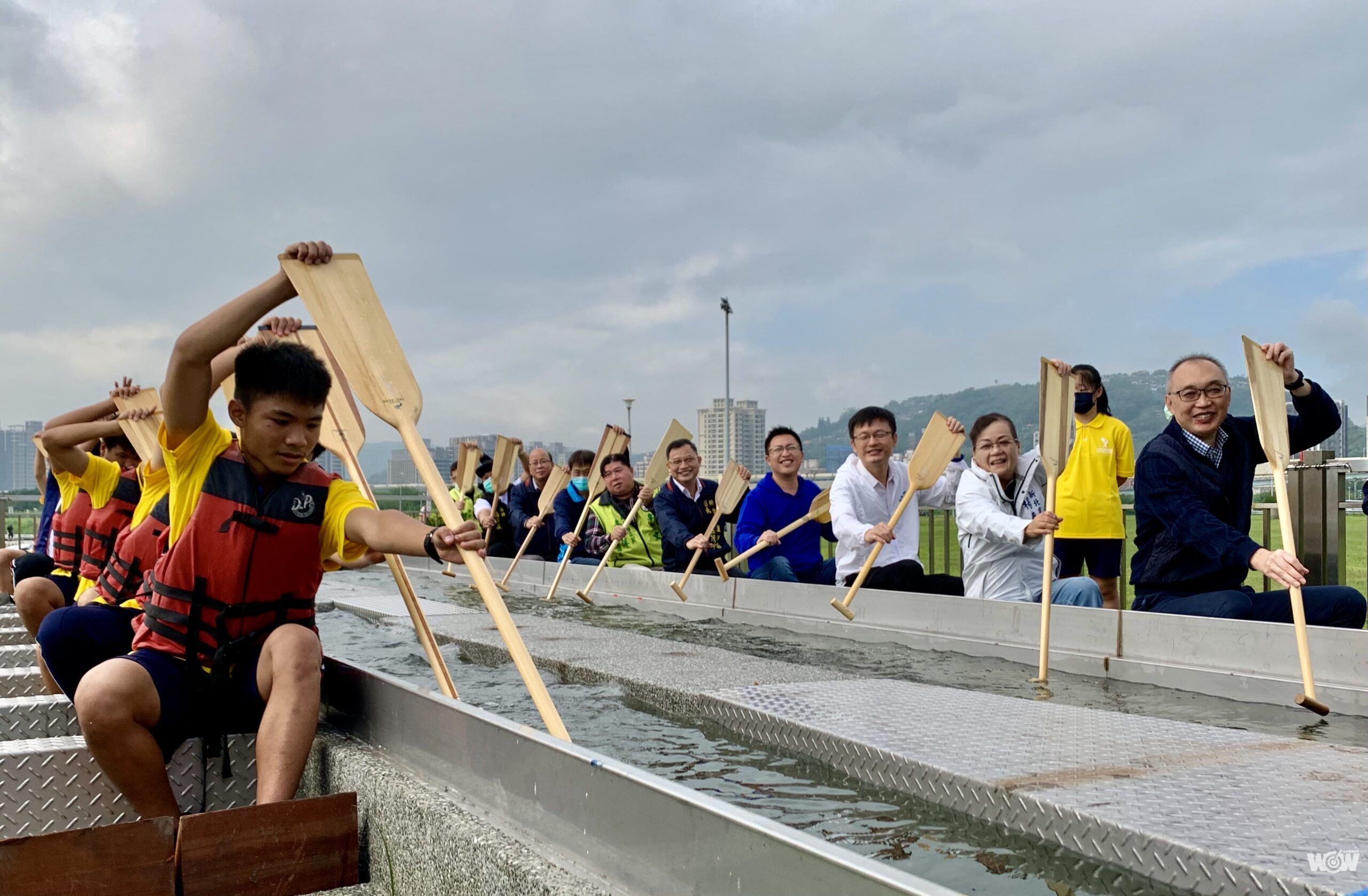 《輕艇》大都會公園微風運河盪槳池啟用 選手陸上划槳訓練環境完備