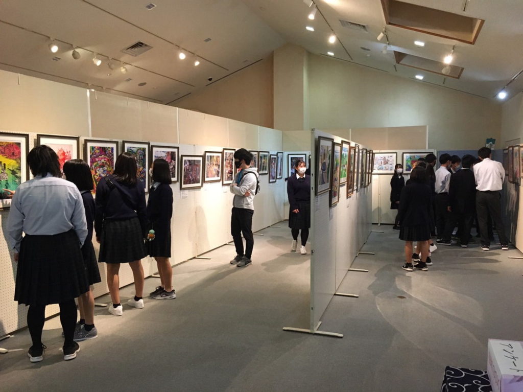 嘉義市精忠小學、蘭潭中學及蘭潭小學的學生美術作品於千葉縣館山市展出