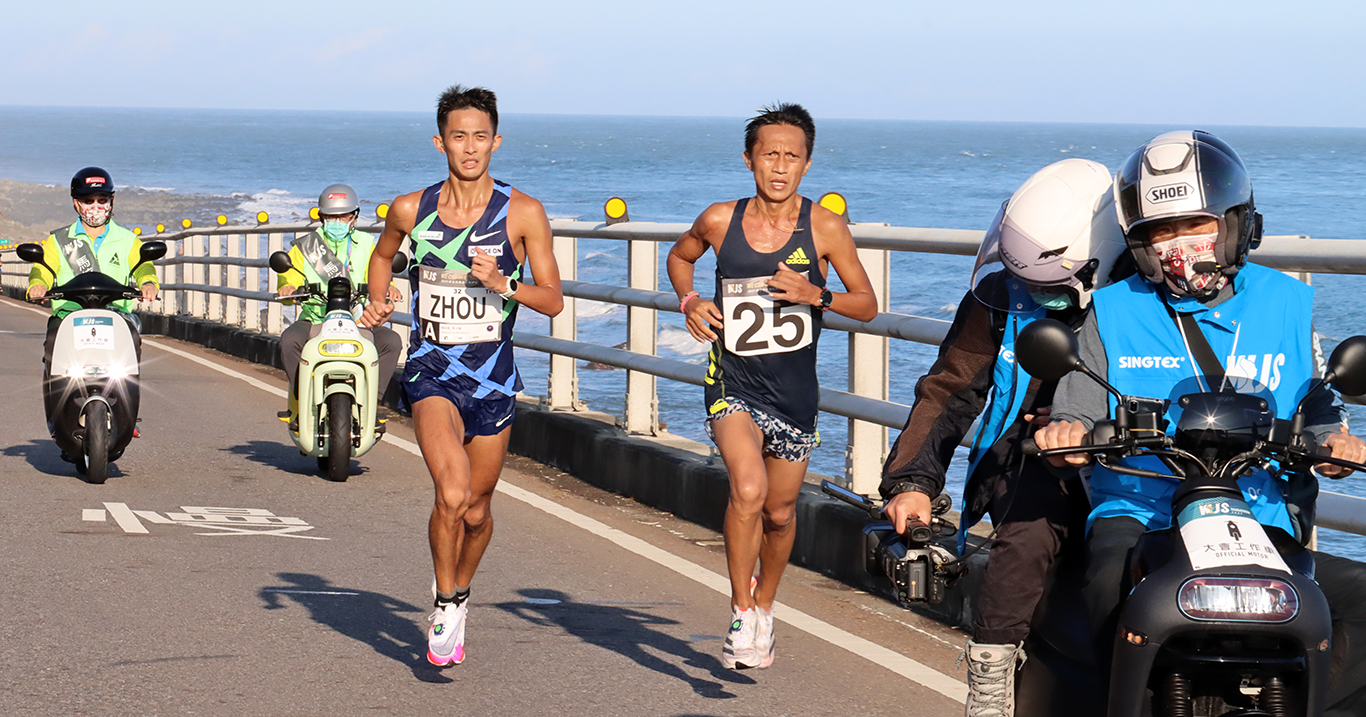 閃電尬印帝 · 豔陽上坡好虐心 2021萬金石馬拉松