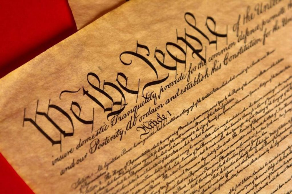 ConstitutionDAO競拍失敗但將繼續邁進!代幣贖回機制瑕疵,引社群怨言