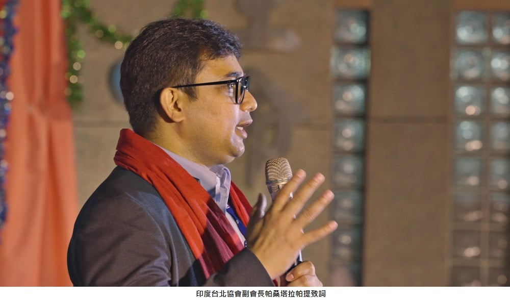可能是 1 人和站立的圖像