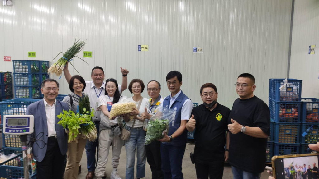 台北市議會教育委員會一行參訪學校蔬果供應情形