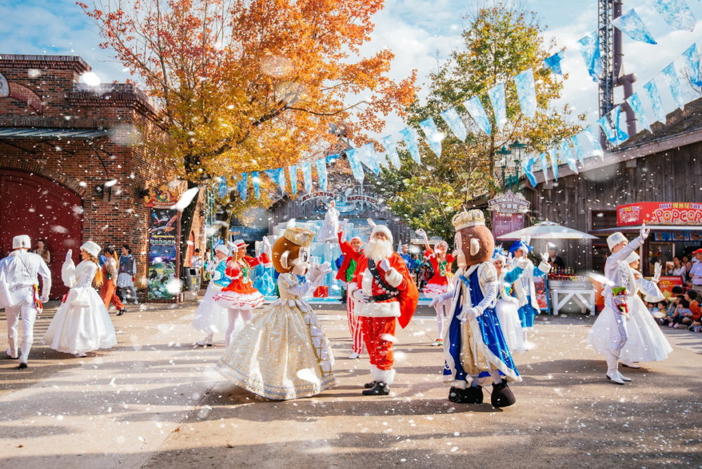 北國耶誕村搬進台灣，六福村「童話耶誕」11月27日正式飄雪。圖 六福村提供