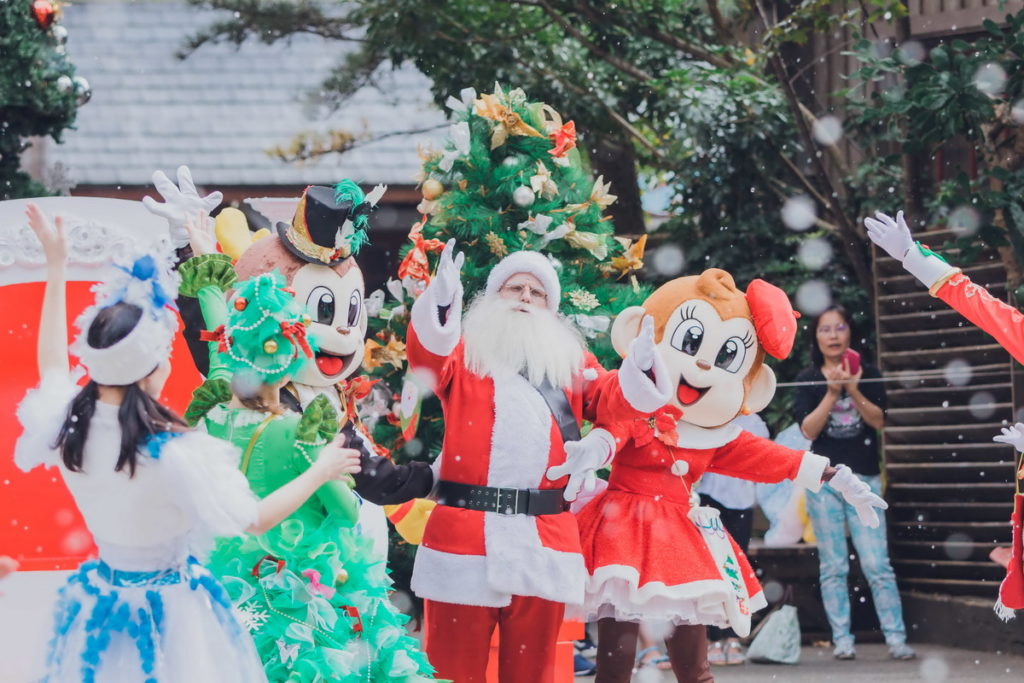 全台最正宗飄雪耶誕村11月27日即將在六福村登場。圖 六福村提供