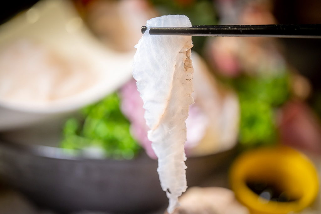 濟洲島活比目魚刺身味道鮮美