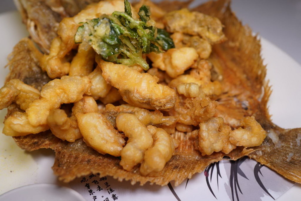 濟洲島活比目魚,即使經過油炸,也不會失去鮮甜原味
