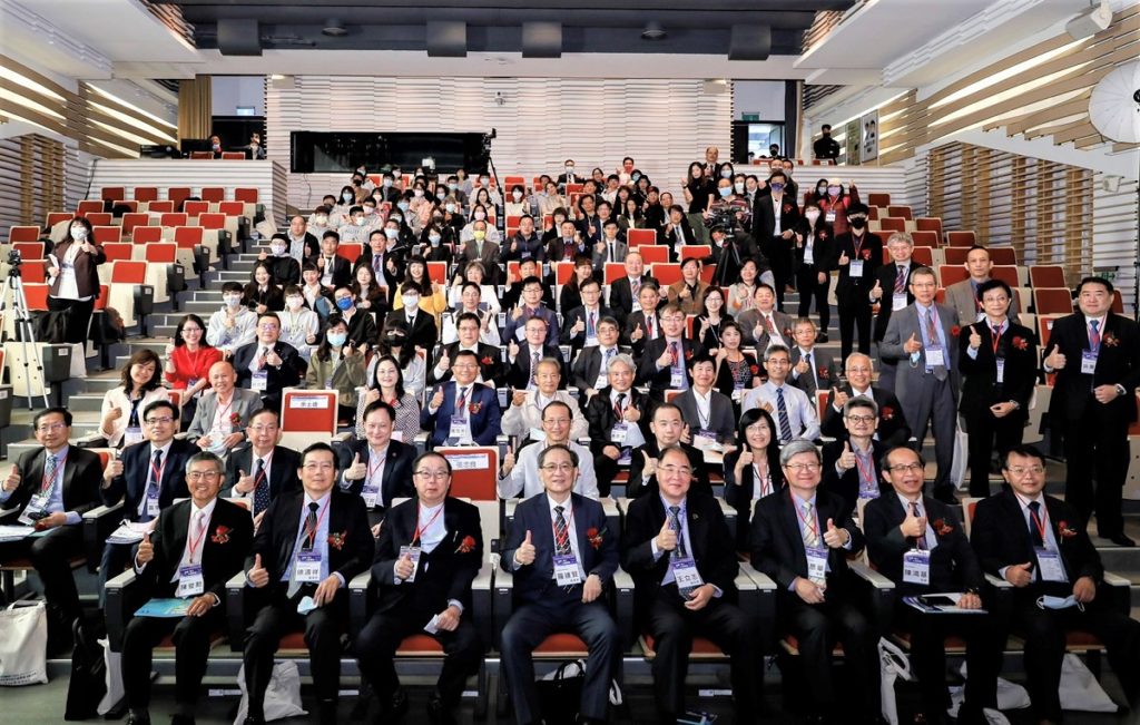 2021中華民國科技管理學會年會在東海大學舉行,與會貴賓合影(圖/東海大學提供)