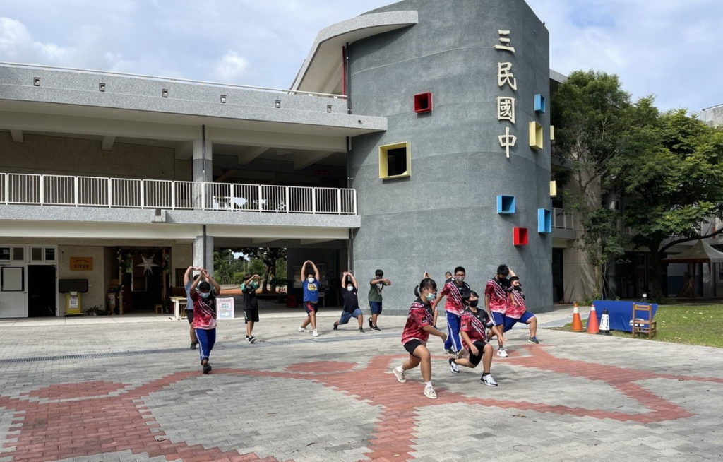 三民國中舉重隊平日練習情況