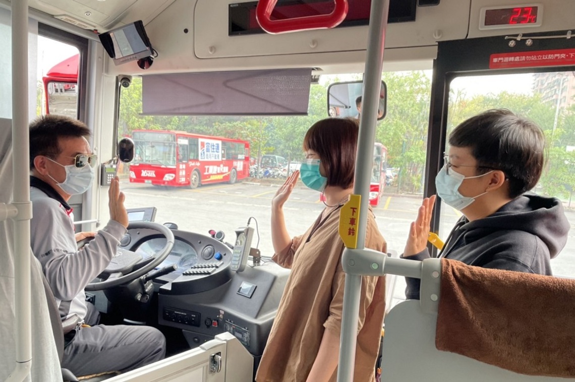 公車駕駛長禮貌新文化活動12/1開跑 共同營造和諧的搭乘環境