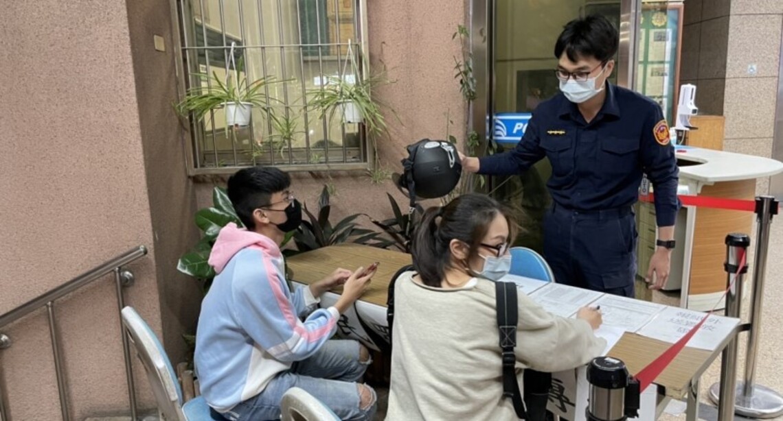 安全帽不翼而飛 警調閱原來是烏龍一場