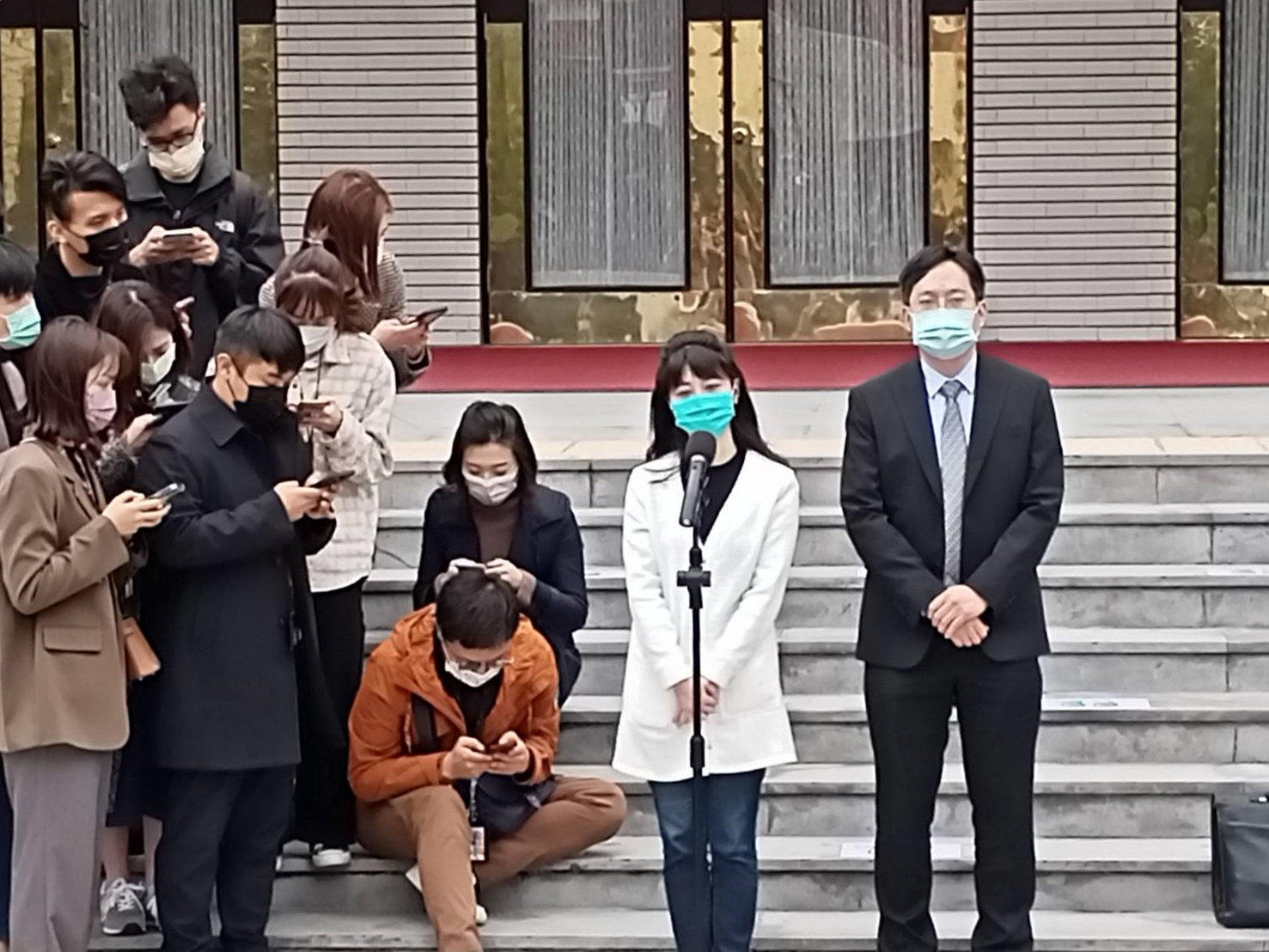 高嘉瑜勇敢現身說法 遭扯髮拖行打到出血 眾多女子受害 74 2