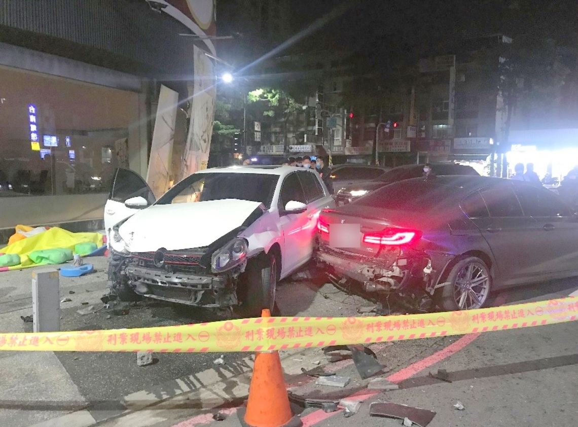 因分攤費用發生持球棒砸車案件 左營警2小時內全數查傳到案
