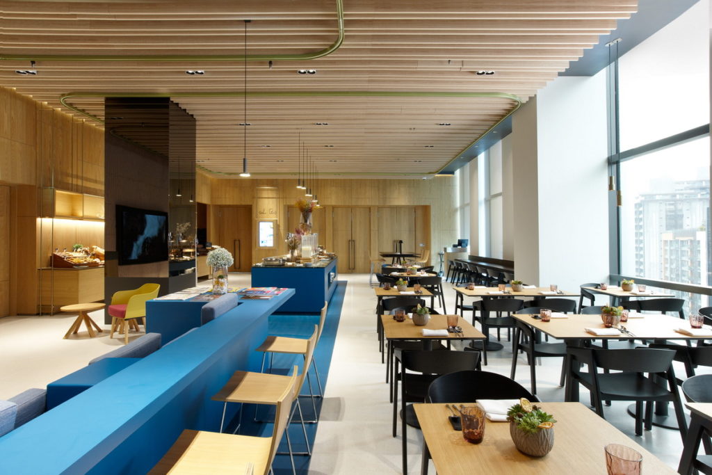 至南港老爺Soft Kitchen用餐,單筆消費滿1,500元,再贈《台北插畫藝術節》VIP門票。