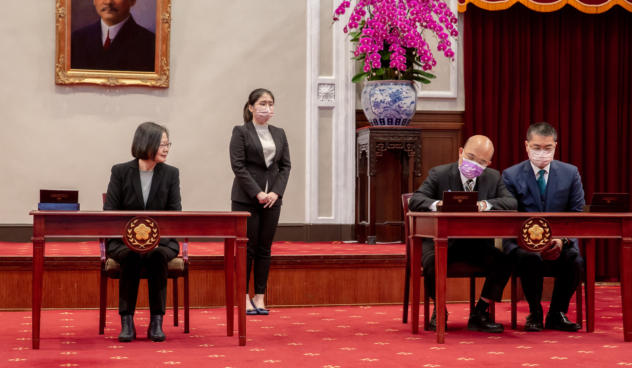 高嘉瑜的眼淚催出蔡英文簽署跟騷法?民進黨痛斥誤導民怨 76 51716806018 67dfd3cf7d k