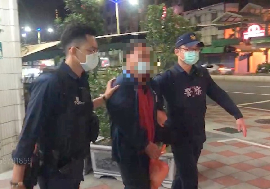 通緝犯大馬路玩命狂奔 警大喊「不要動」追捕逮獲