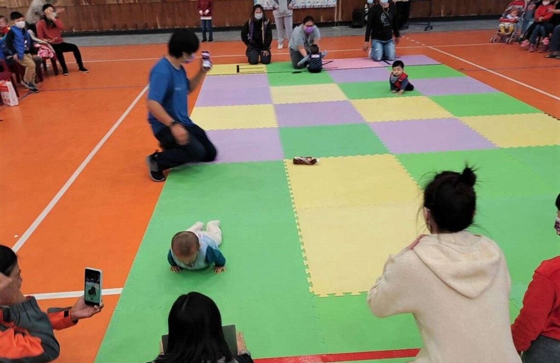 『寶寶爬行趣味大賽』親子活動 有趣又活潑