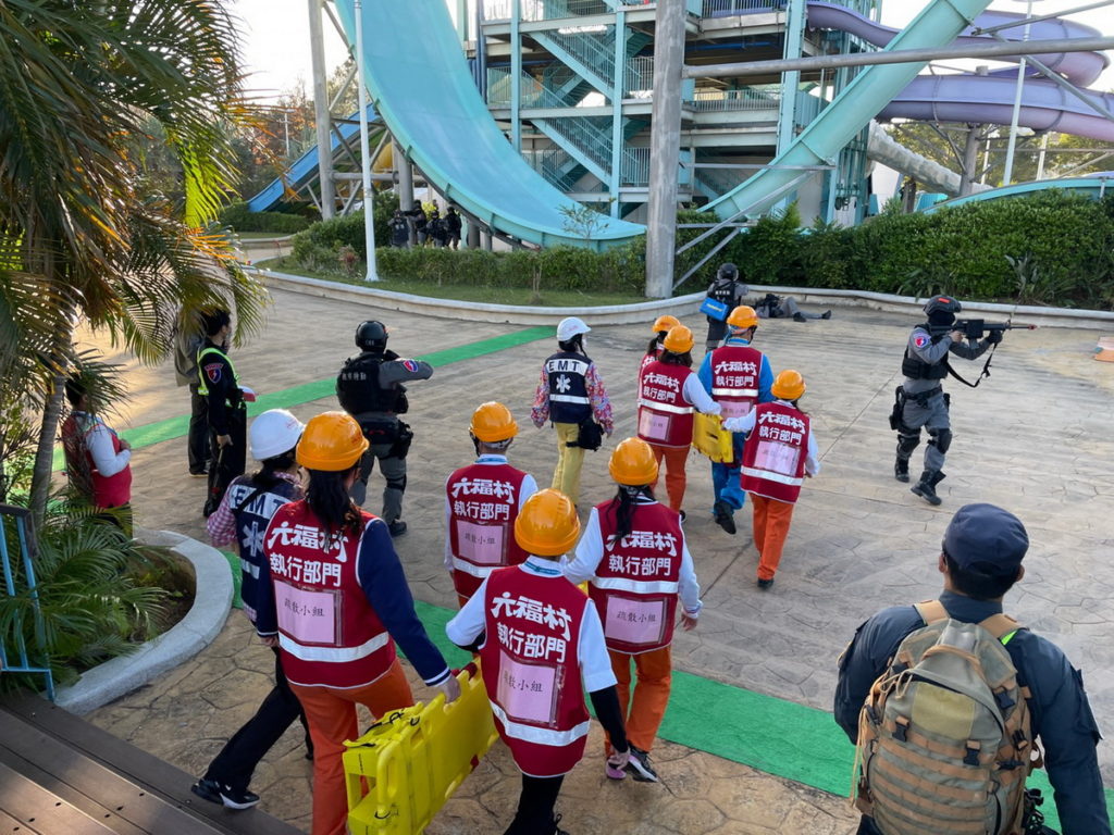 六福村主題遊樂園年度大量傷病患演習12月6日下午登場。圖 六福村提供
