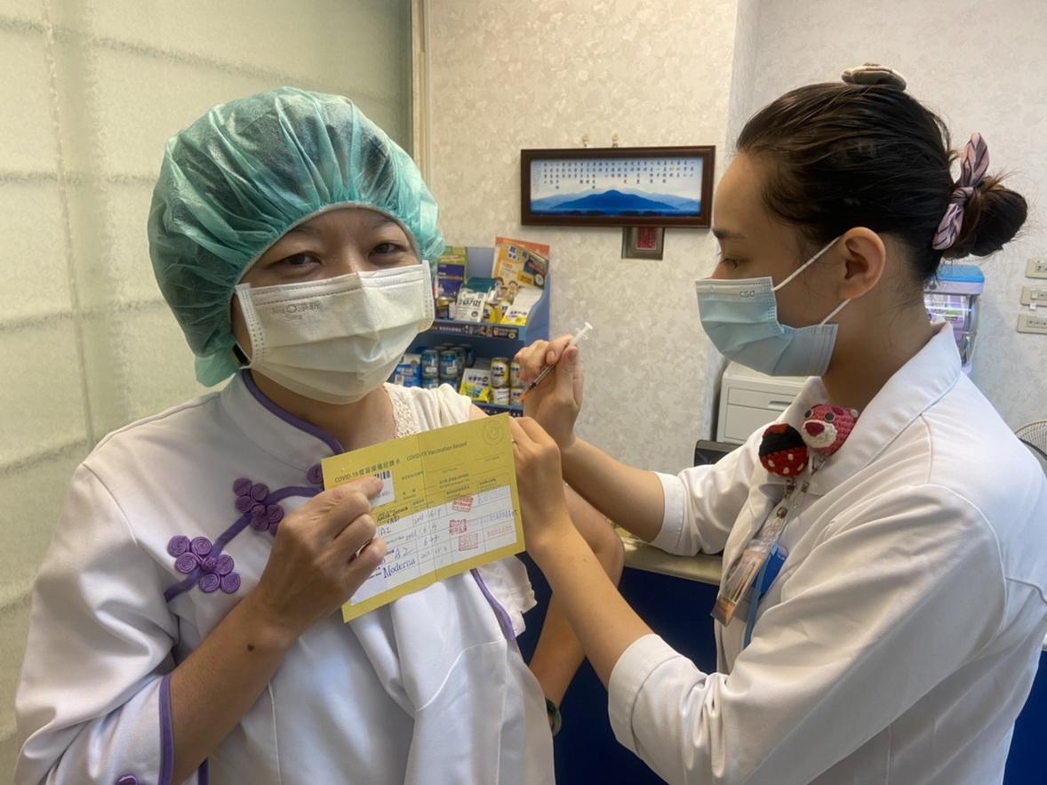 提升疫苗覆蓋率 嘉義醫院開放夜間疫苗施打