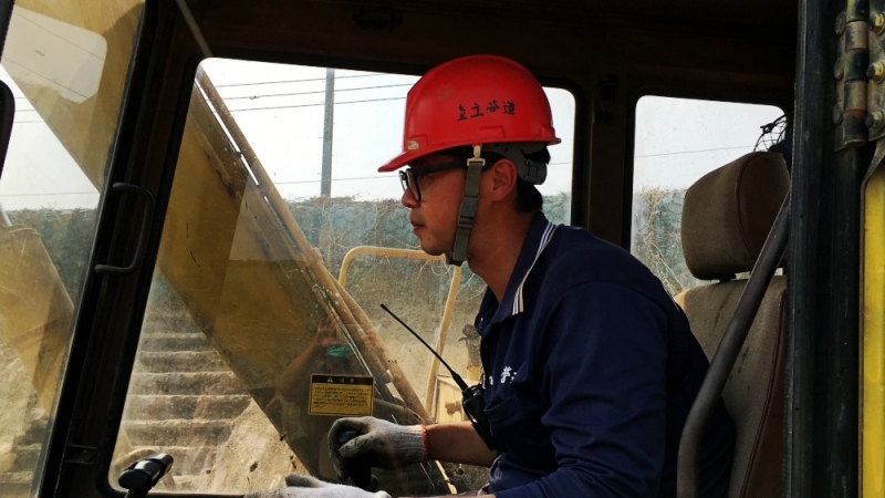 汗水洗不去熱情 七年級生搖身營建工投入基礎建設