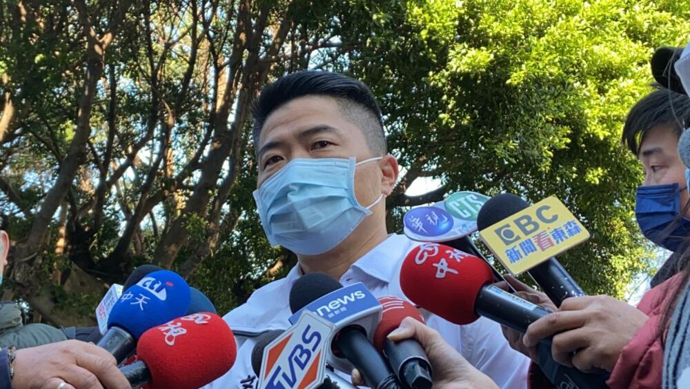 【有影】中二補選/顏寬恒親駕怪手拆違建 感歎選戰主軸脫離選區福祉 70 S 64258050 e1638844336489