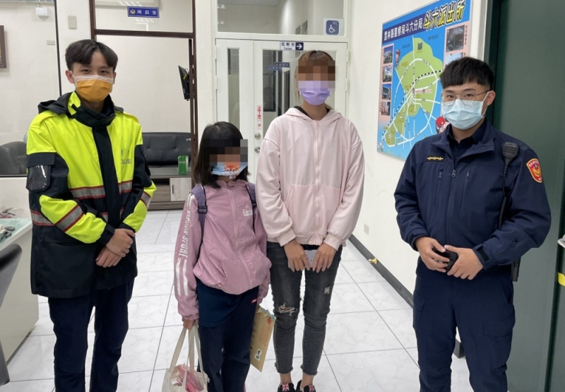 女童無助超商徘徊 斗六暖警安撫助返家