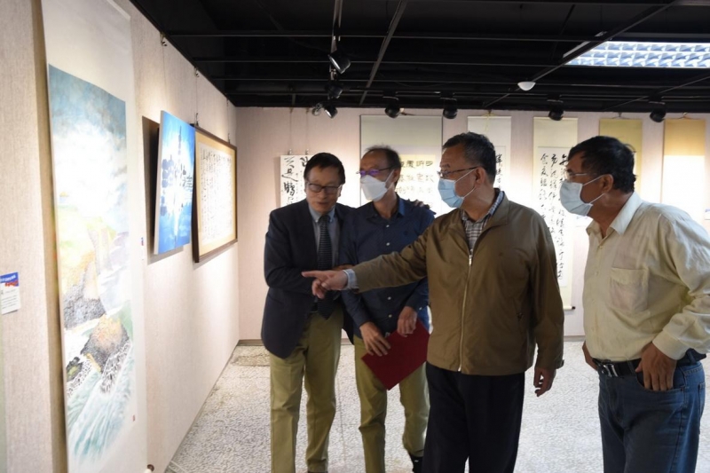 賴峰偉縣長出席澎湖縣美術家聯展開幕式