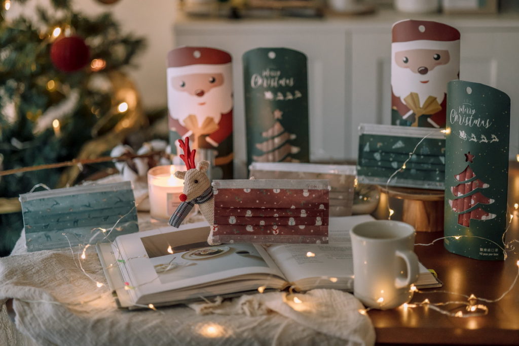 佑合暮光聖誕口罩派盒在全台藥局以及大潤發皆有販售，詳情請上柔仕Roaze官網。