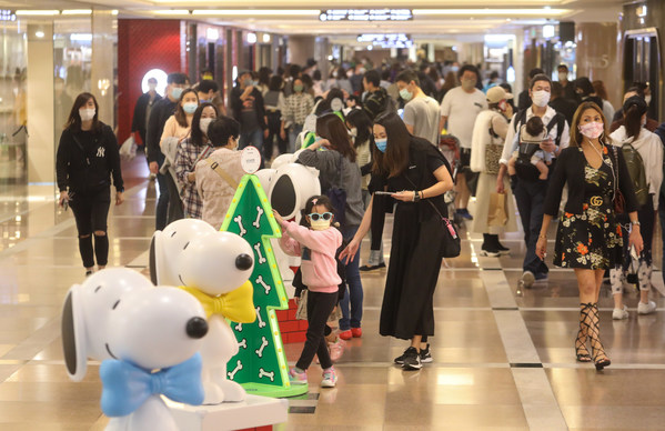 海港城特別邀請史諾比到香港，與大家一起展開奇妙節日旅程。