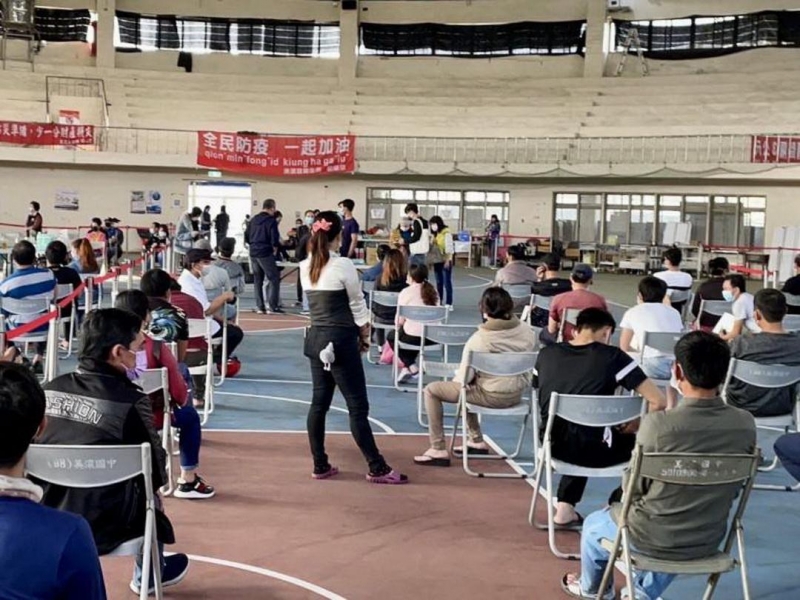 移民署與高市府推接種站 千人已施打疫苗