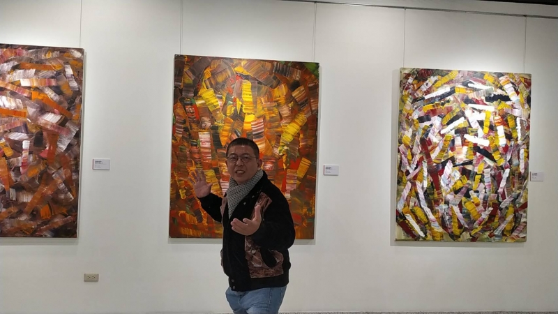隨心靈感受而畫 靈燦潛靜畫展帶領民眾進入黃圻文的心藝旅程