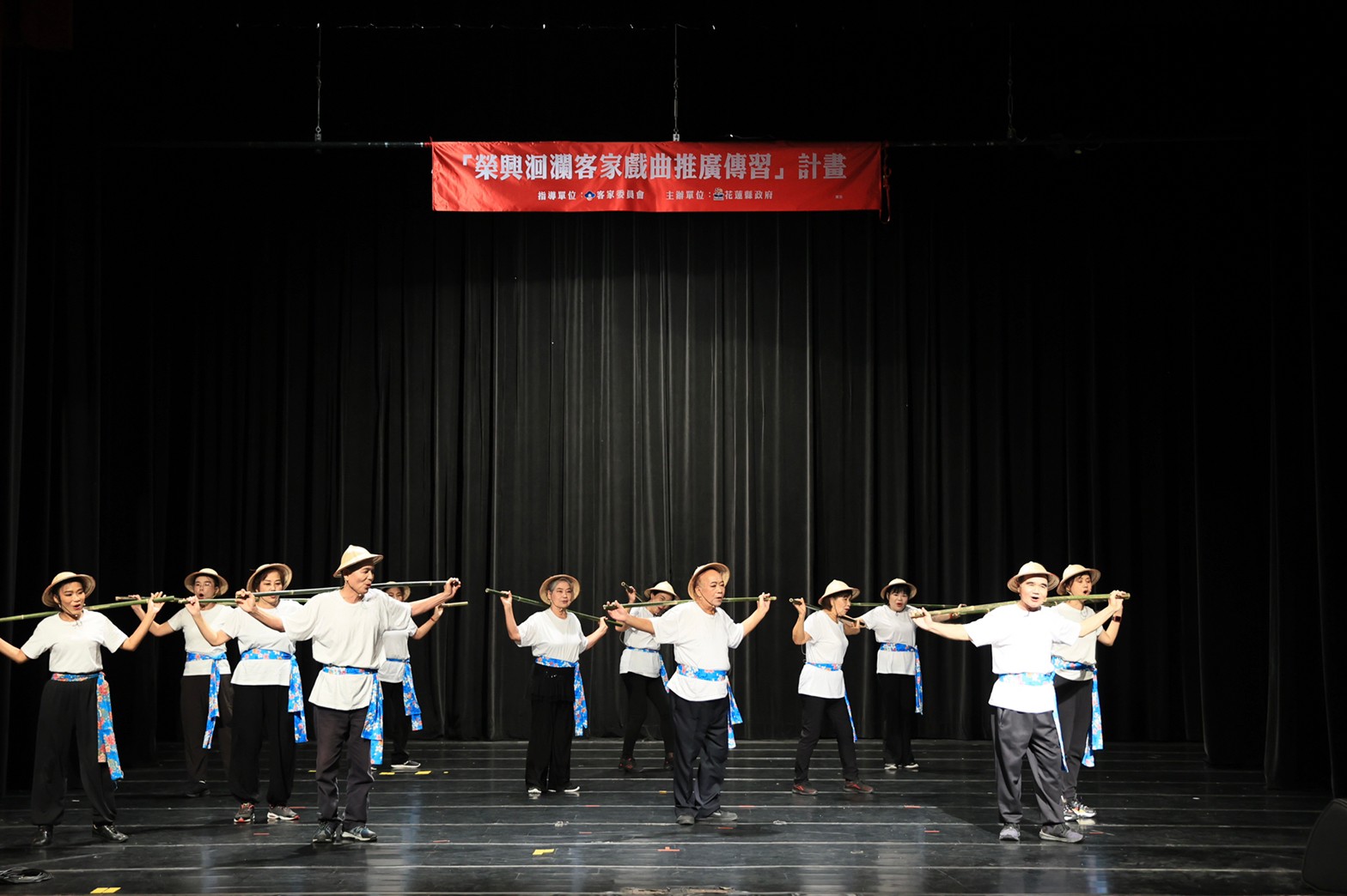 【有影】榮興客家採茶劇推廣傳習成果展圓滿舉行 山歌戲曲對唱嗨翻全場 89 第二張圖