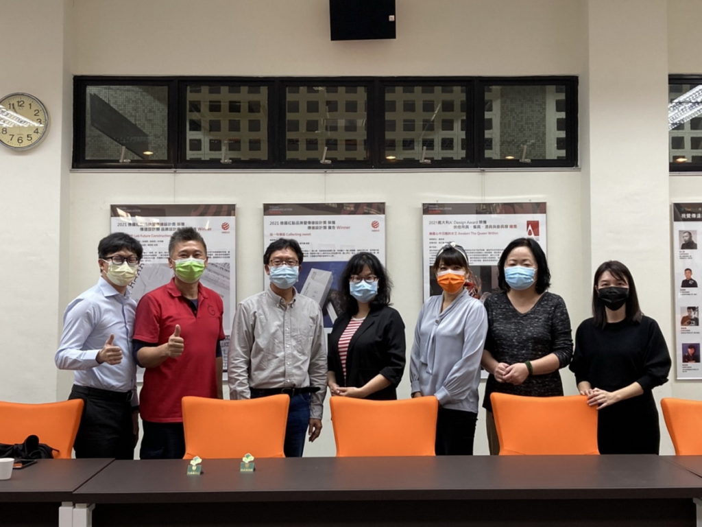 雲科大永續發展中心周玟慧主任表示社會設計不是弱勢設計。於第二次籌備會的討論沙龍合影。周玟慧主任(左4)、張文山主任(左3)、綠色冀泉陳宇華創辦人(左2)、森DO旅行翁琳育創辦人(左1)。