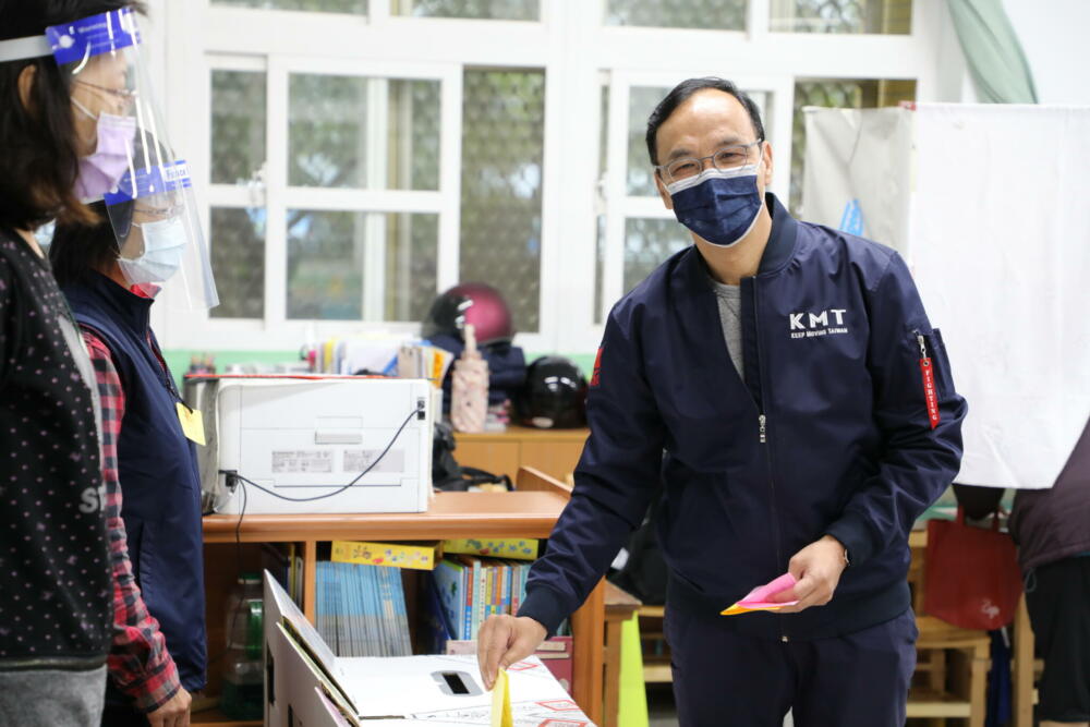 公投已死!朱立倫:民主獨裁勝利 脫勾大選、公投關回鳥籠 65 026047C9 E3EA 402B B624 94B2DC8F9EB8 1 e1639828121887