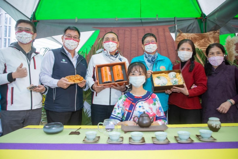 新北歡樂耶誕城行銷竹縣客家美食 城市交流展現好情誼