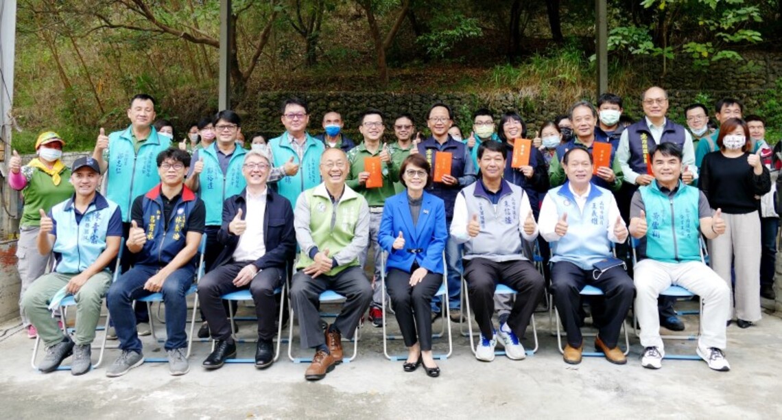 年關將近 議長曾麗燕親臨清潔隊基層慰問並頒贈慰勞金