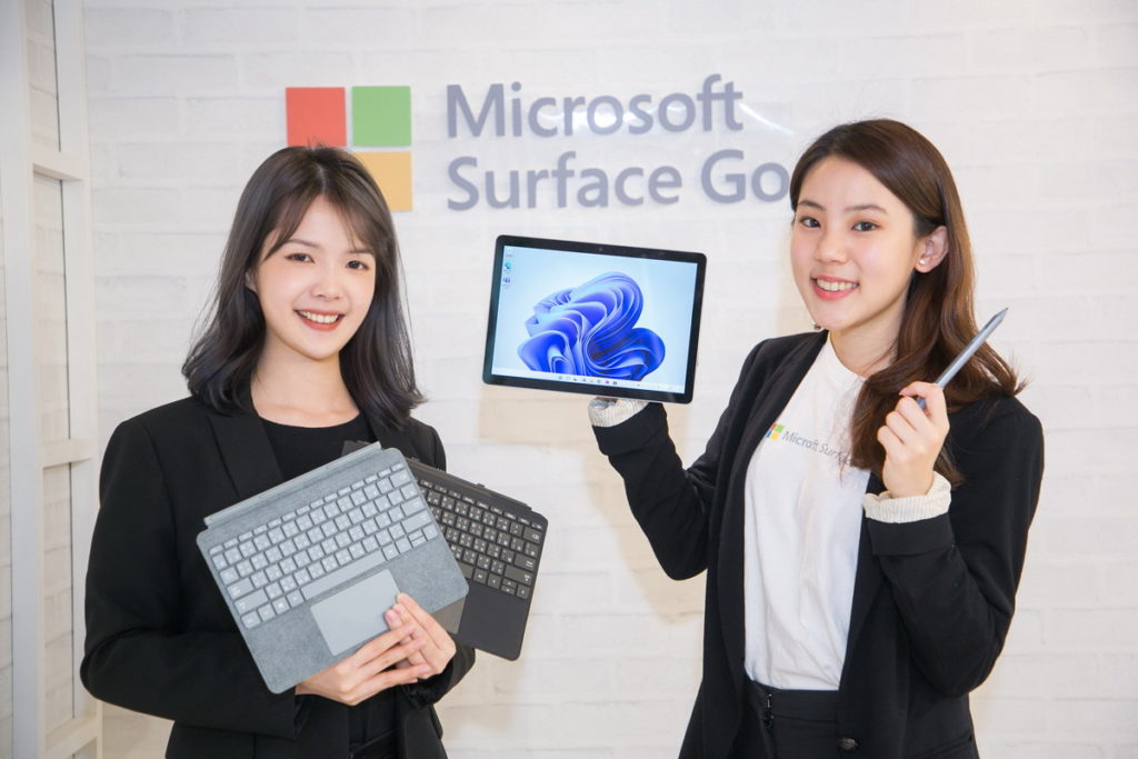 Surface Go 3 兼具從平板電腦自由轉換至筆記型電腦的多功能性,10.5吋觸控螢幕搭配 Surface Pen和觸控螢幕,最輕僅 544 克,並配備 1080P 鏡頭、一流的矩陣式雙麥克風、杜比音效(Dolby Audio)、且所有新裝置及配件皆可發揮 Microsoft 365 與其他應用程式的最佳效能