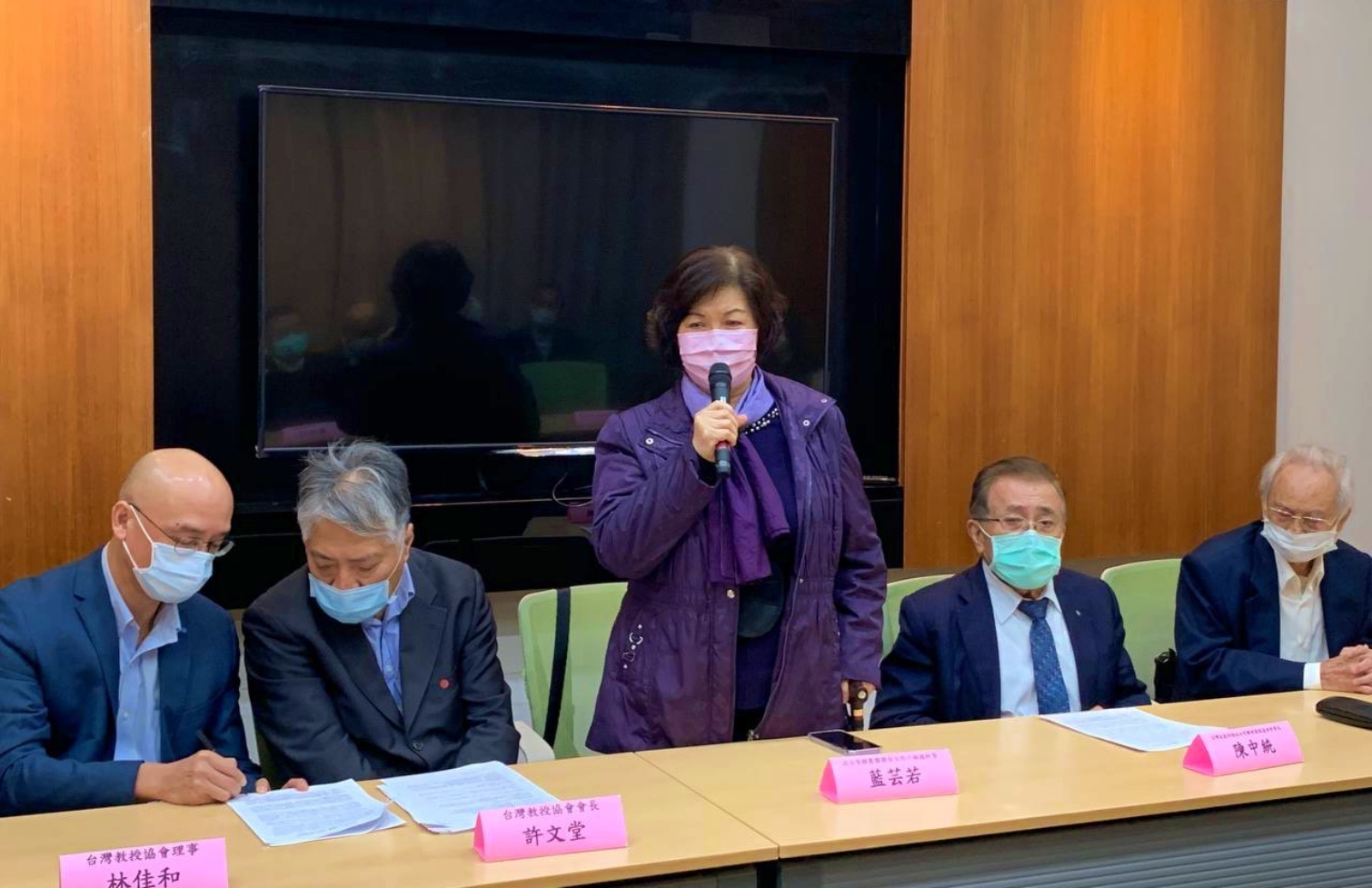 老者凋零無法空等促轉條例修法 受難家屬齊籲行政院盡速通過
