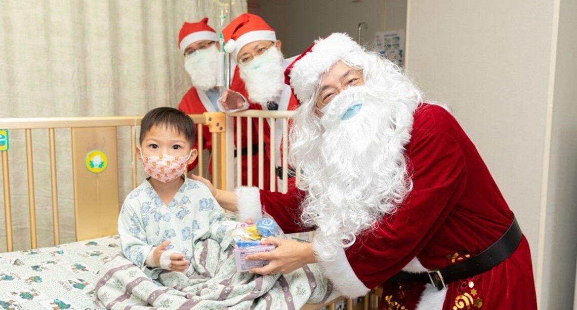 高雄長庚兒科聖誕送暖 病童開心同歡
