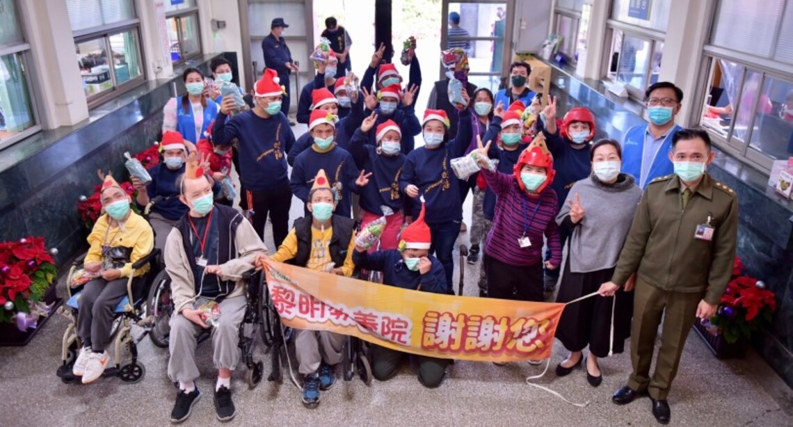 花蓮縣私立黎明教養院院生聖誕報佳音 徐榛蔚祝福每一位花蓮的小天使都能幸福成長