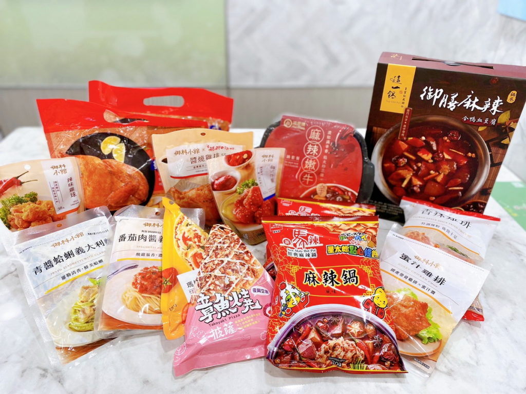 7-ELEVEN邀請民眾宅家過節,包括冬天聚餐最愛的名店麻辣鍋、聖誕最應景的烤雞、披薩、炸物以及開趴必備的零食飲料…等一應具全,快揪三五好友聖誕...