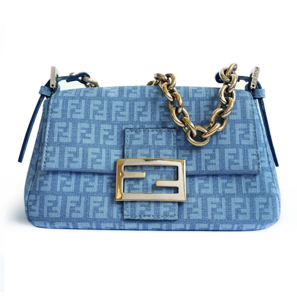 FENDI 淺藍PVC金鍊法棍MAMA腋下包 NT$39,800